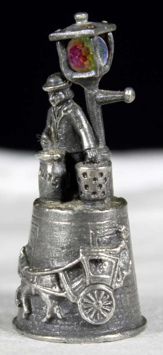 Metal Thimble - Man with Street Light