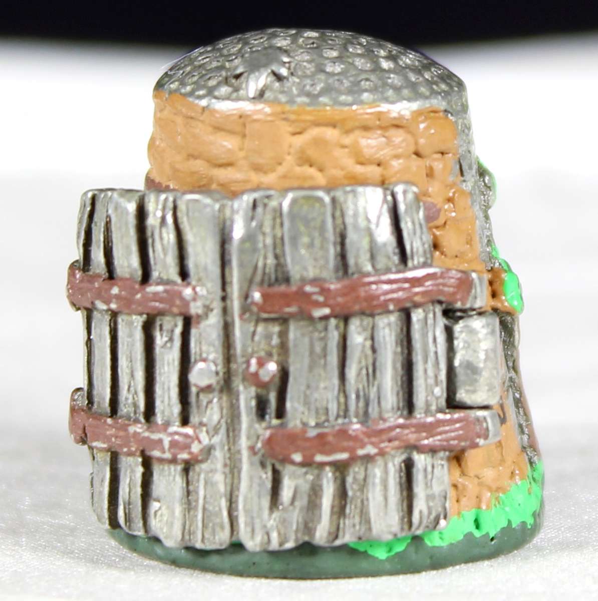 Metal Thimble - Stable Door - Mother and Child