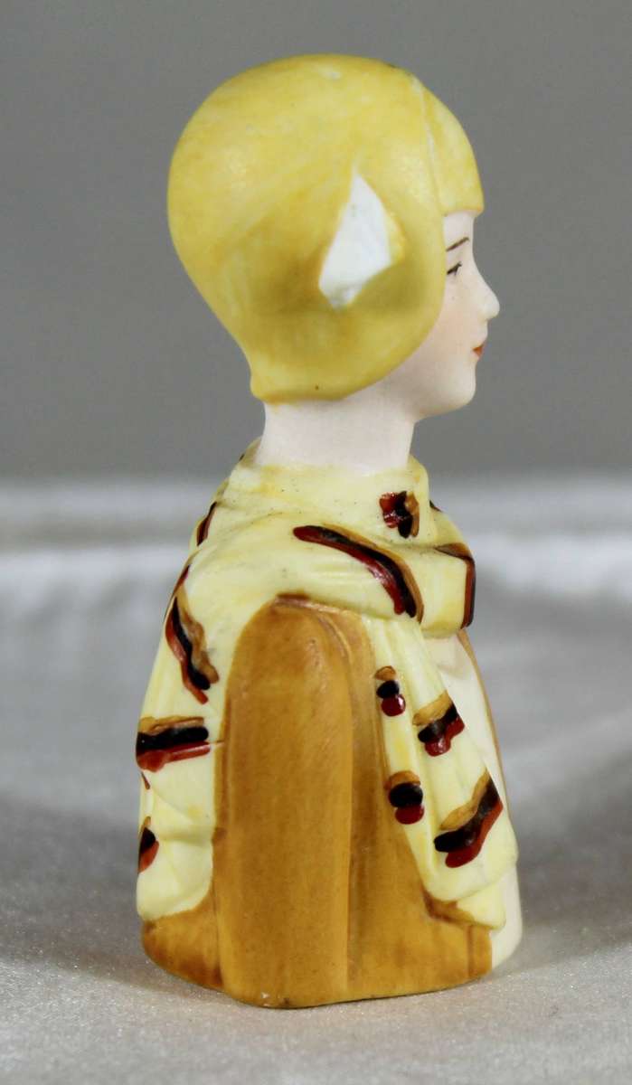 Avon American Fashion Lady Thimble