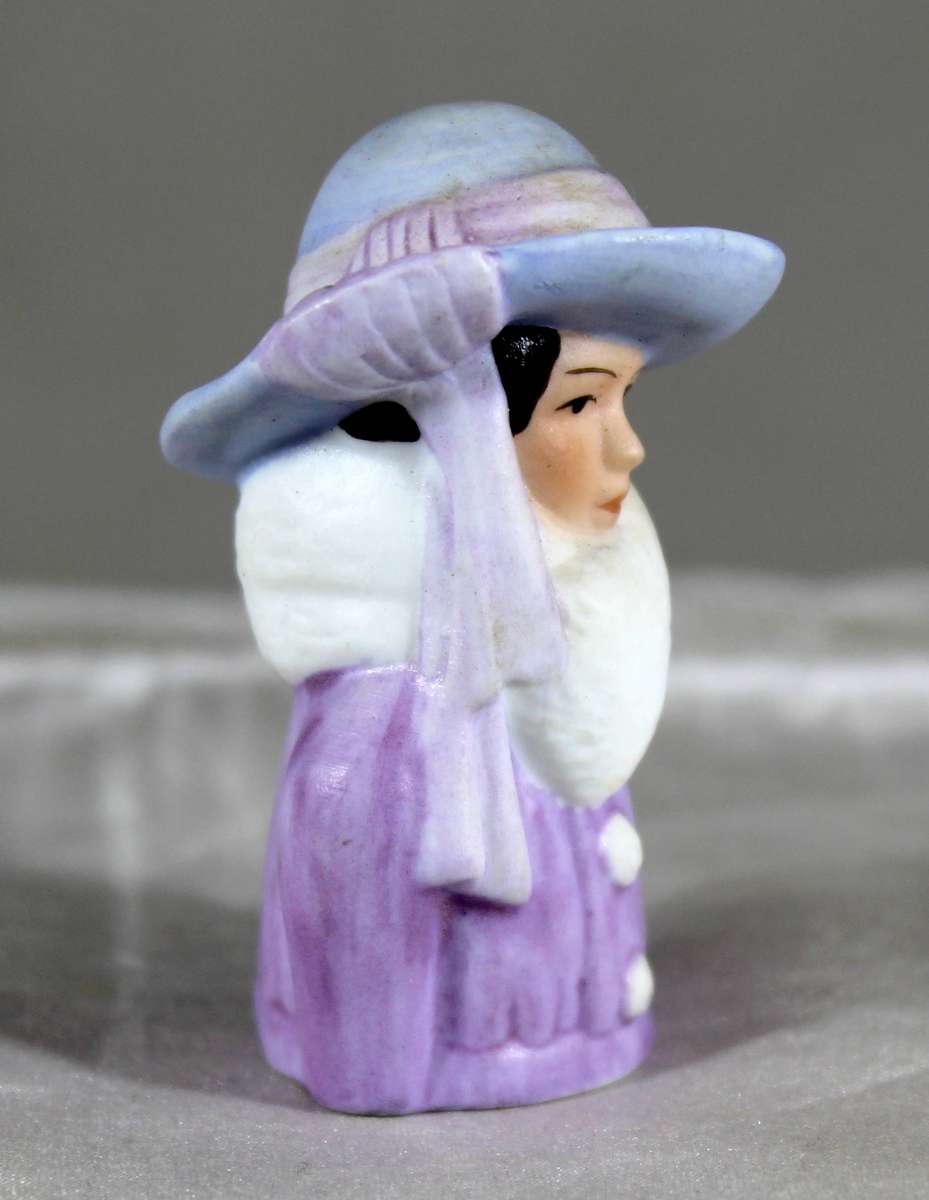 Avon American Fashion Lady Thimble