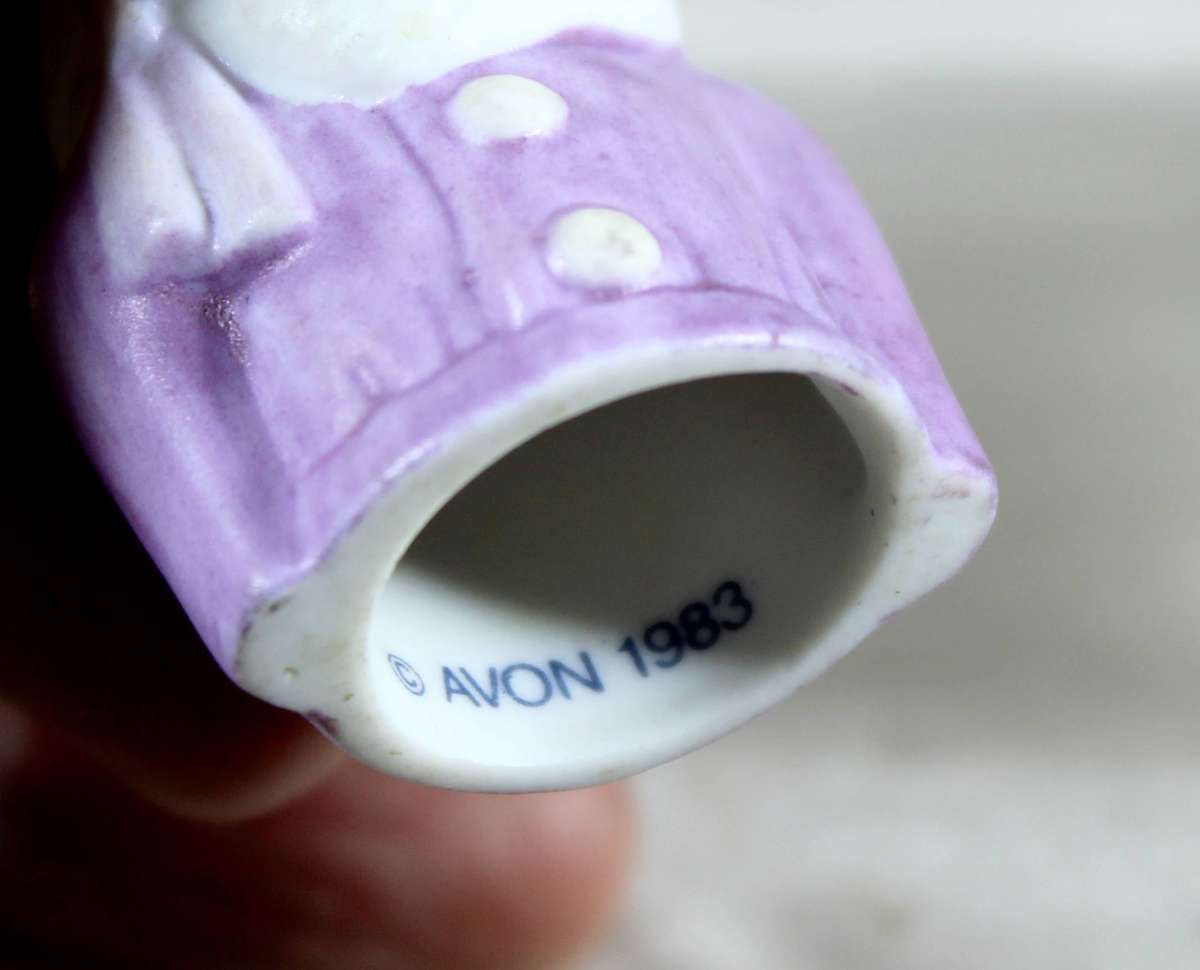 Avon American Fashion Lady Thimble