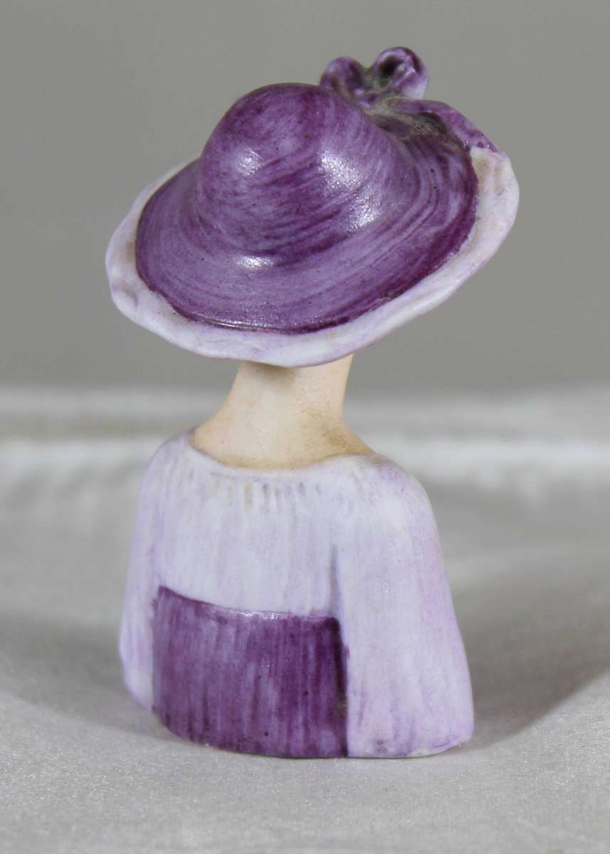 Avon American Fashion Lady Thimble