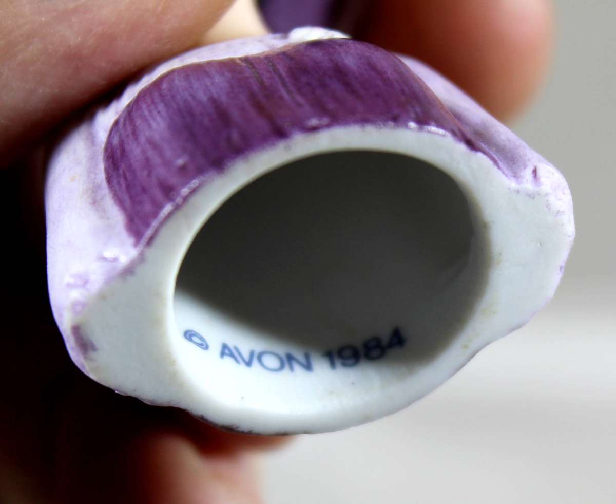 Avon American Fashion Lady Thimble