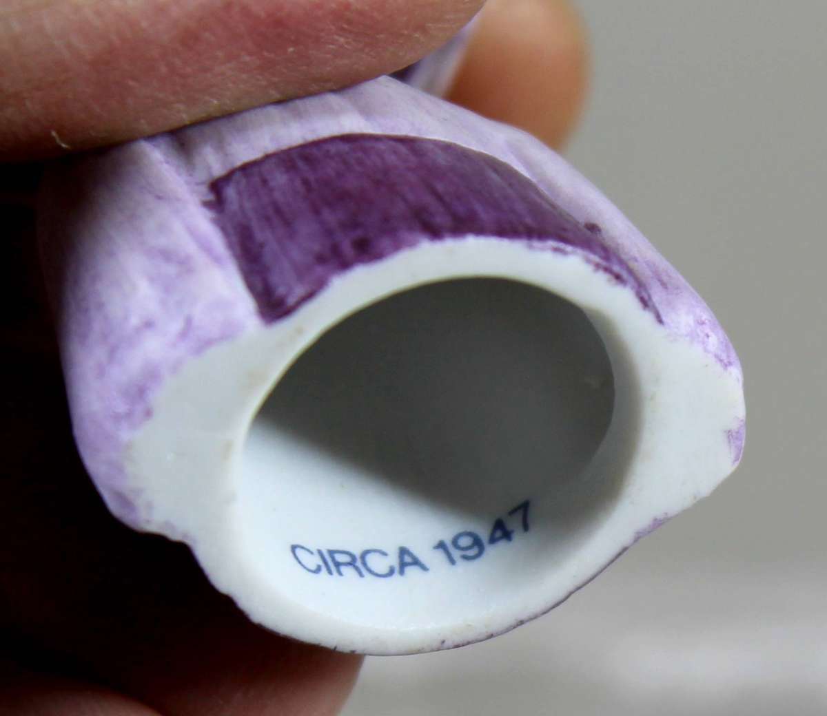 Avon American Fashion Lady Thimble