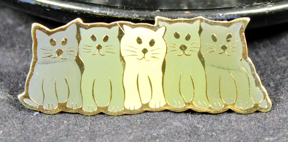 Costume Jewelry - Five Cats Brooch