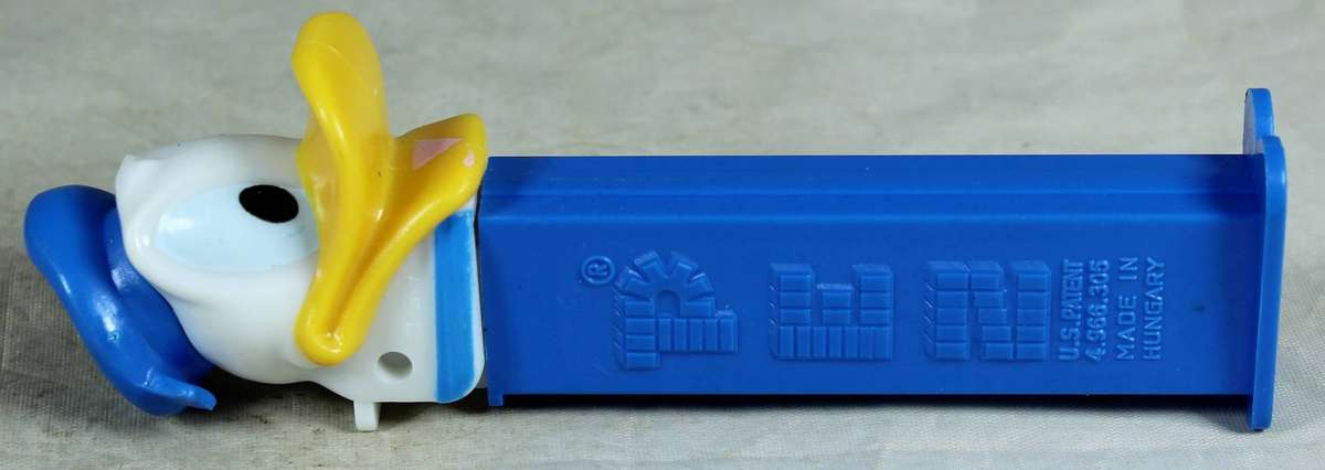 Collectible PEZ candy dispenser - Donald Duck