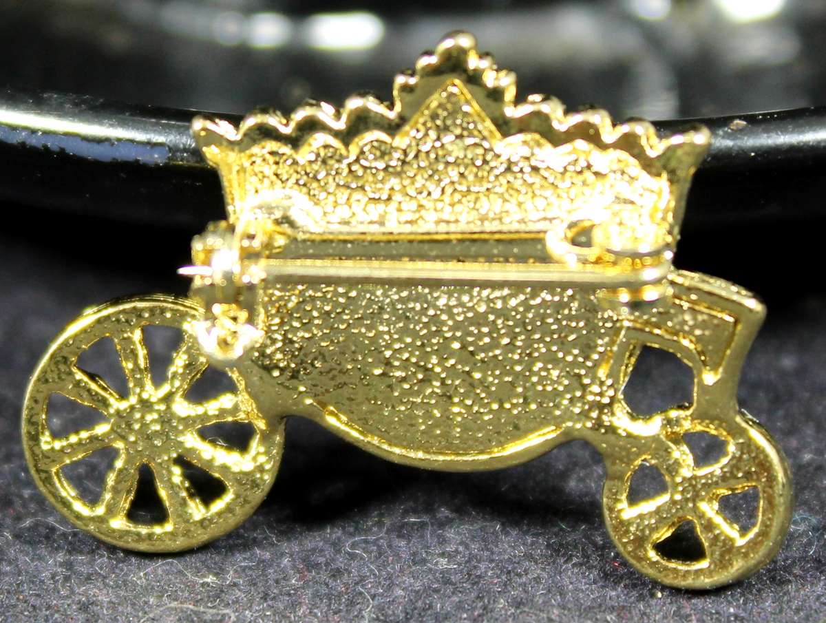 Costume jewelry - coach with enamel and diamante brooch