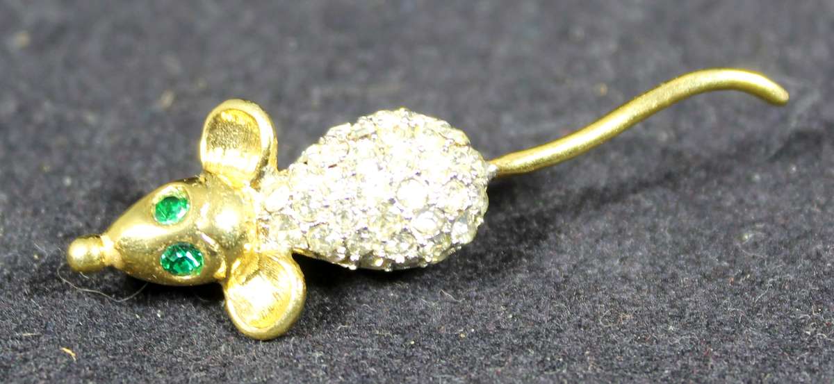 costume jewelry - diamante mouse pendant