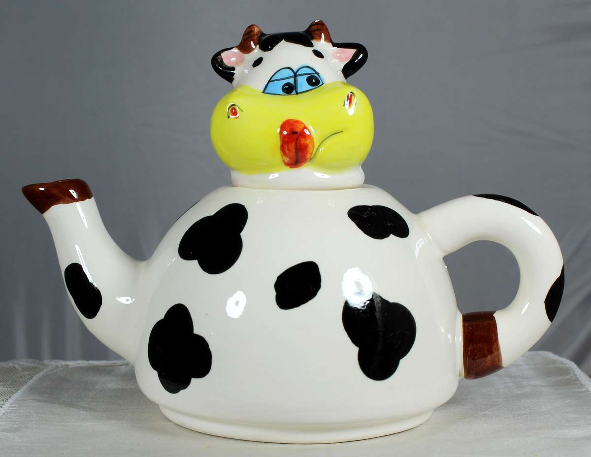 Small cow teapot