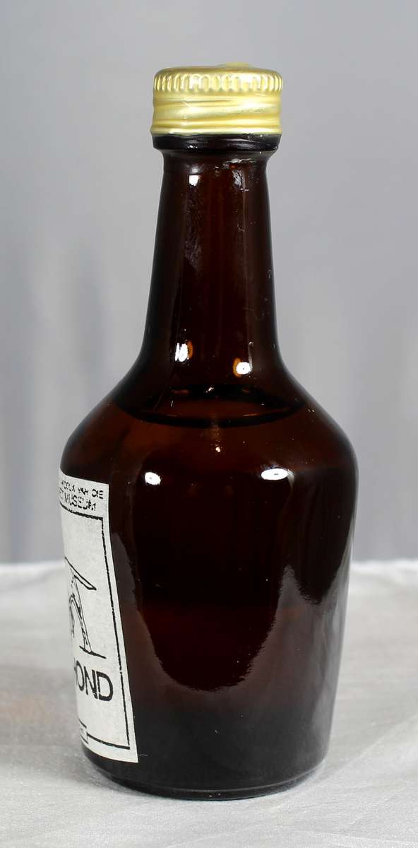Mini liquor bottle - Graaff-Reinet museum - Withond Witblits