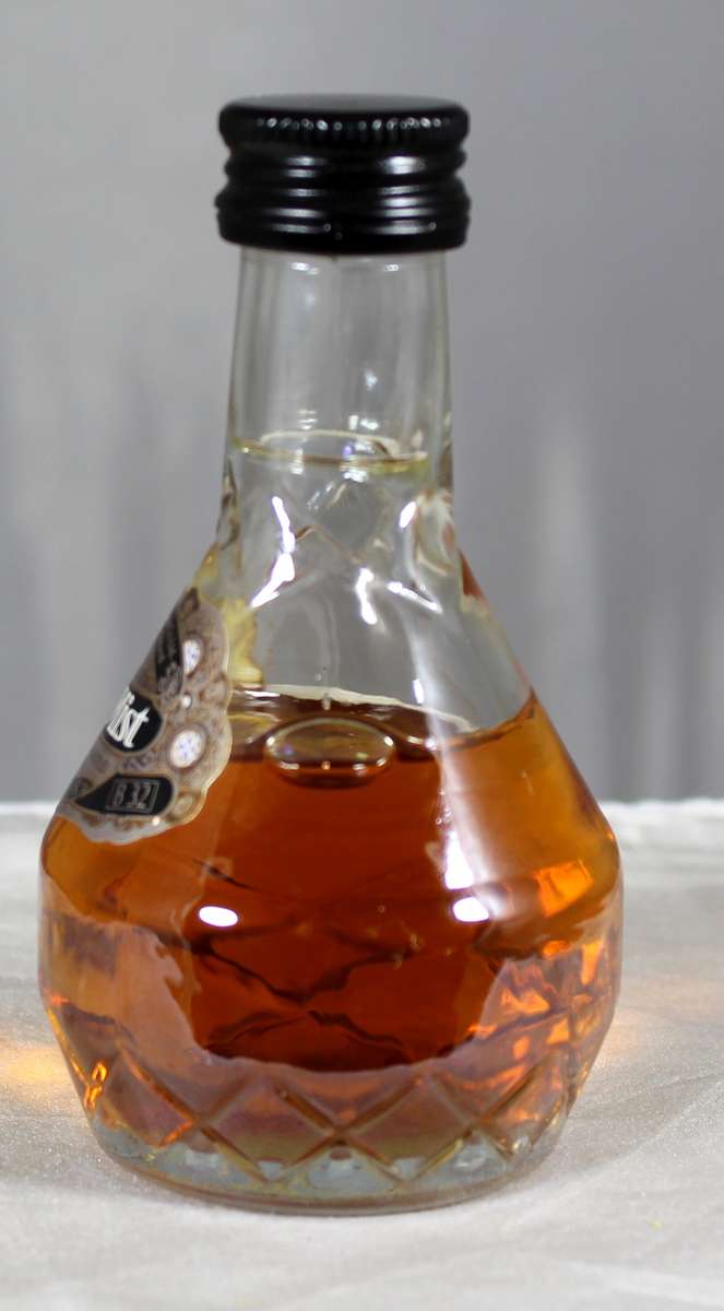 Mini liquor bottle - Irish Mist liqueur