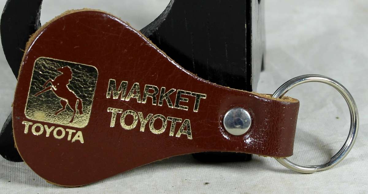 Collectible keyring - market Toyota