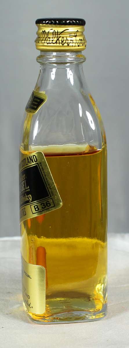 Mini liquor bottle - Johnnie Walker - Black whiskey