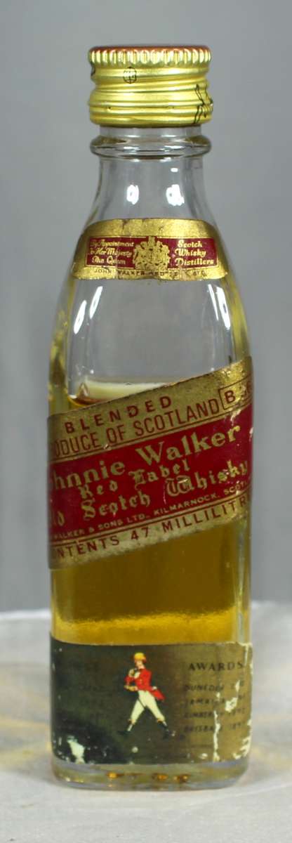 Mini liquor bottle - Johnnie Walker - Red whiskey