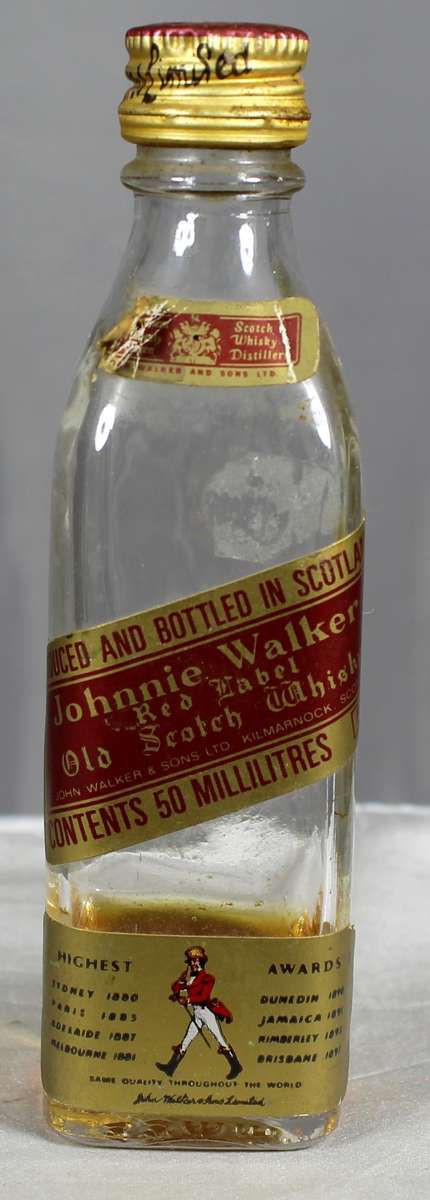 Mini liquor bottle - Johnnie Walker - Red whiskey