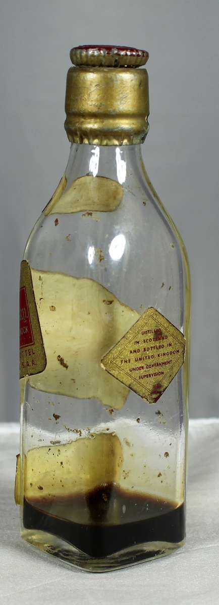 Mini liquor bottle - Johnnie Walker - Red whiskey