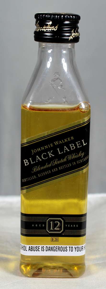 Mini liquor bottle - Johnnie Walker - Black Label whisky
