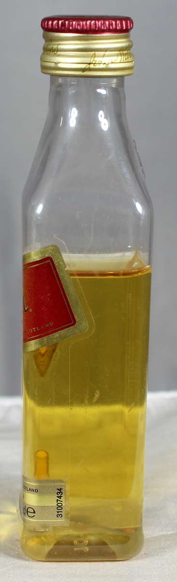 Mini liquor bottle - Johnnie Walker - Red whiskey