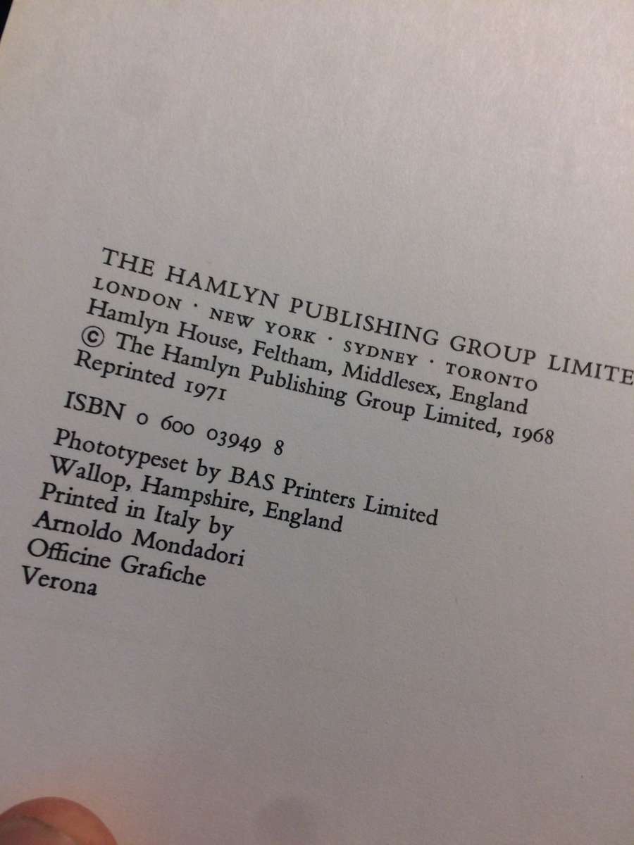 World Ceramics: An Illustrated History - Robert J. Charleston (1972 Large Format Hardcover)