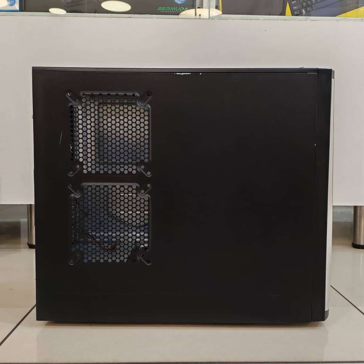 Cooler Master Mid Tower chassis