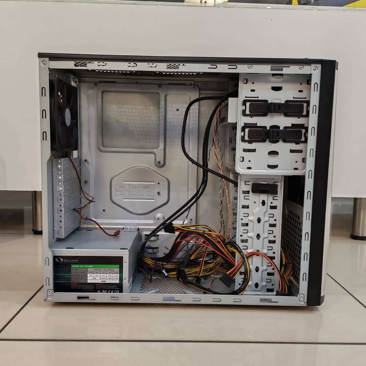 Cooler Master Mid Tower chassis