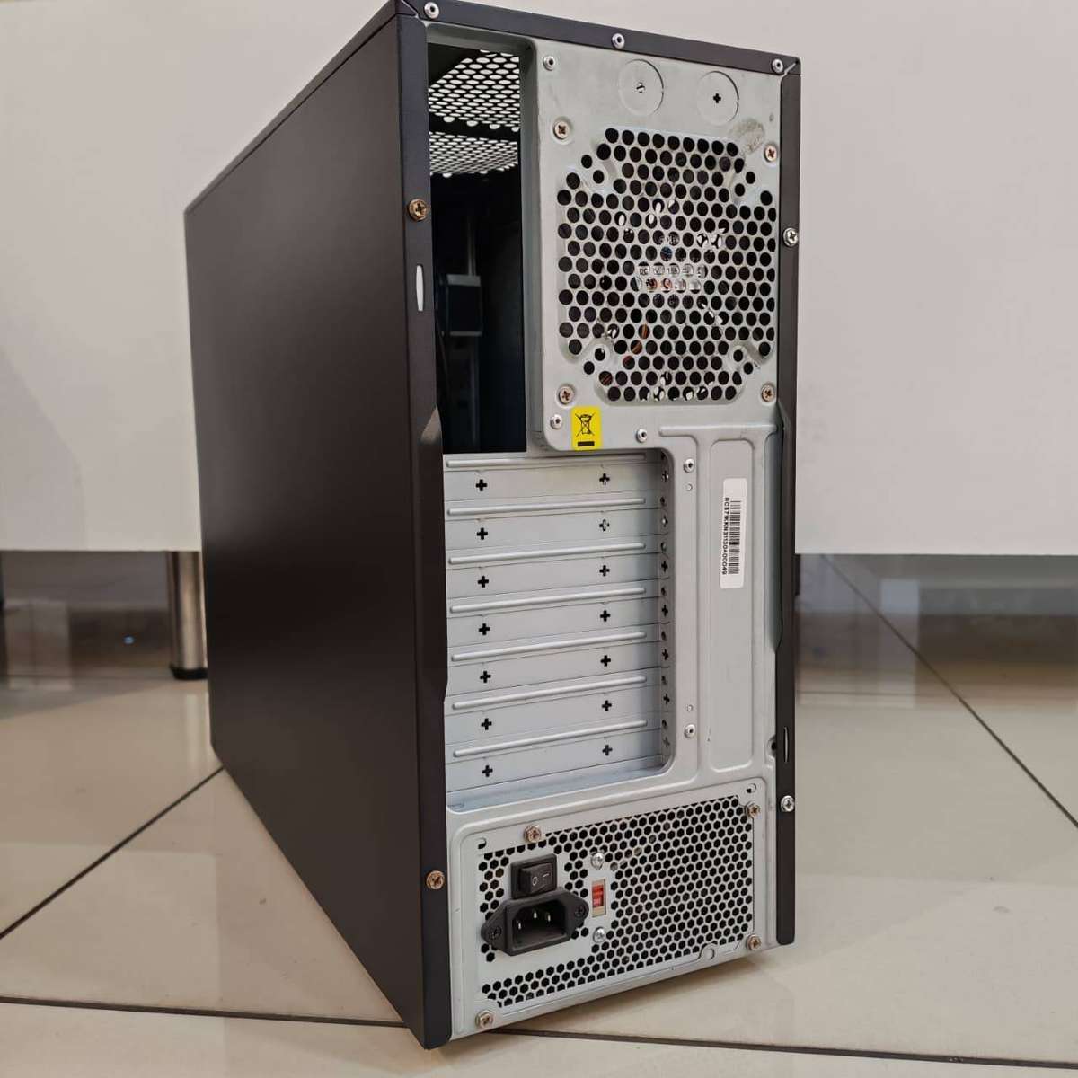 Cooler Master Mid Tower chassis