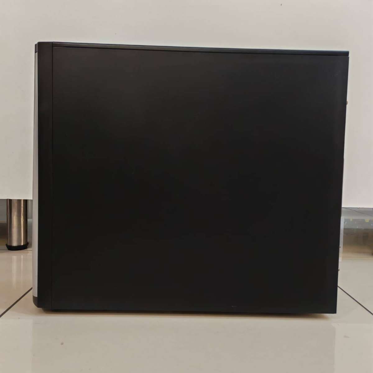 Cooler Master Mid Tower chassis