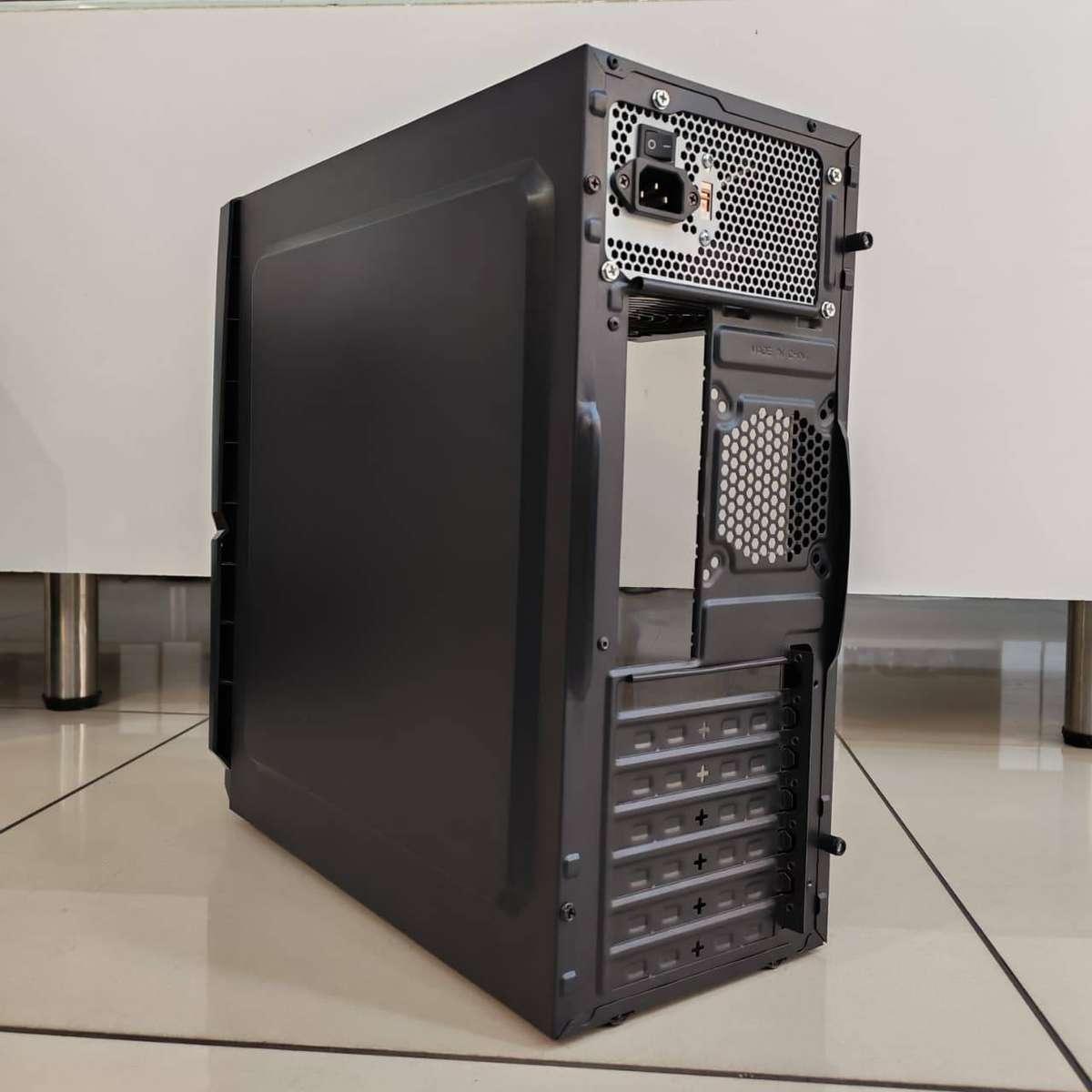Raidmax Mid Tower chassis