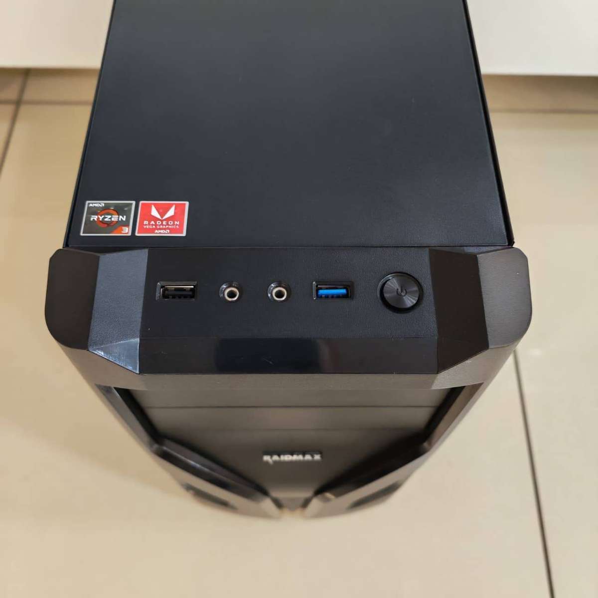 Raidmax Mid Tower chassis