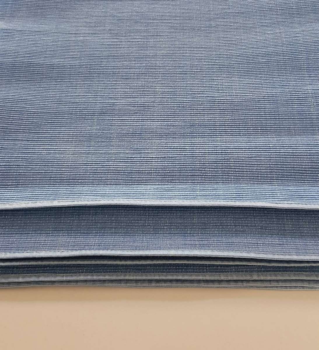 Place mats: Set of 6x place mats in blue.