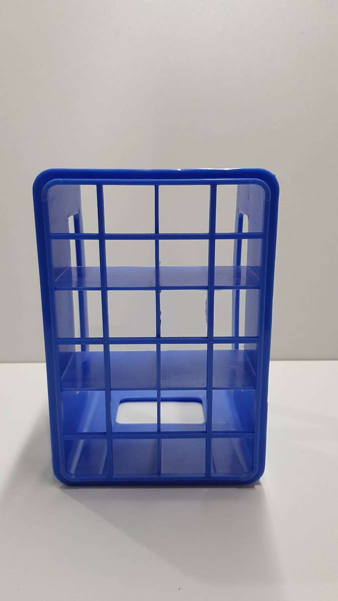 Baby feeding bottle miniature plastic crate - divisions for 6x baby drinking bottles