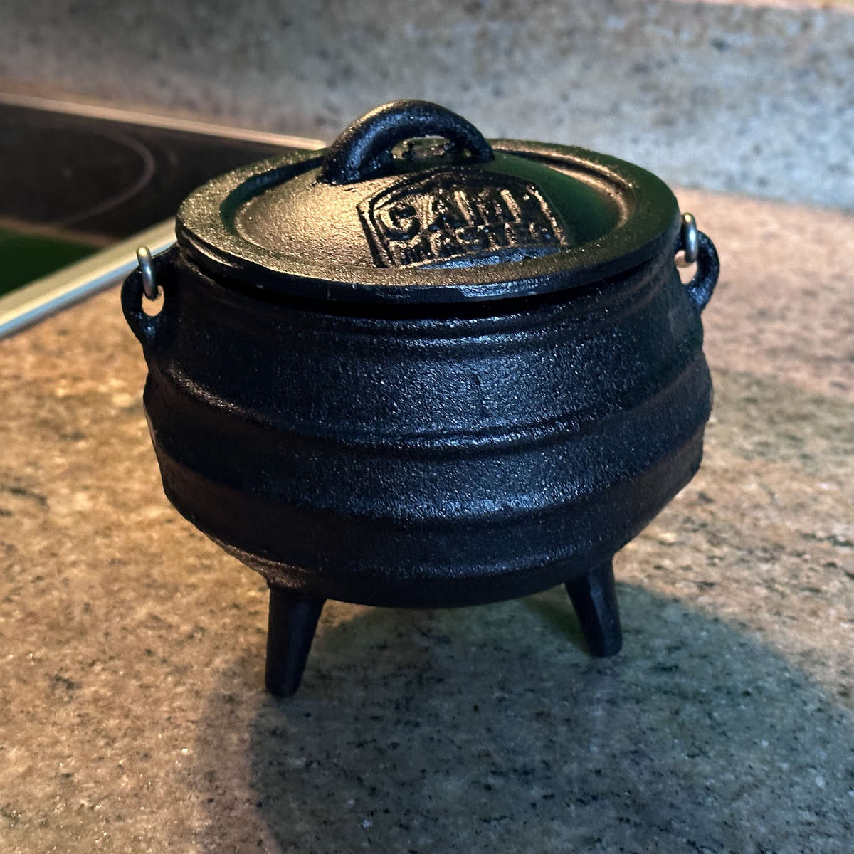 No Reserve Auction -  Megamaster 1/4 Cast Iron Potjie  Brand New & Boxed