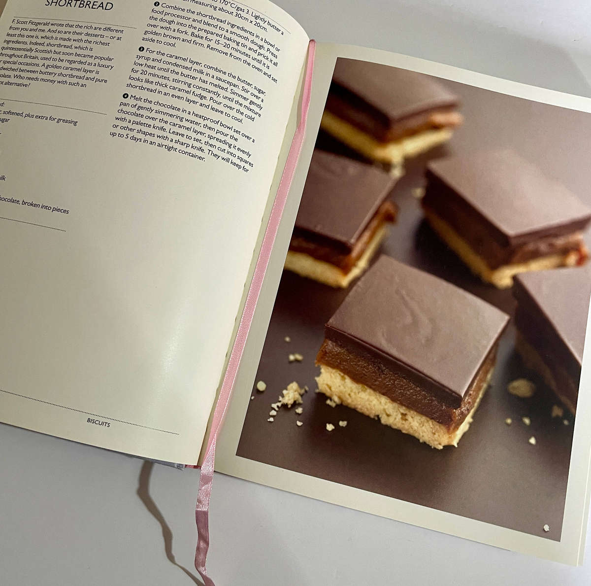British Baking - Peyton and Byrne ( The UK bakeries) HARDCOVER