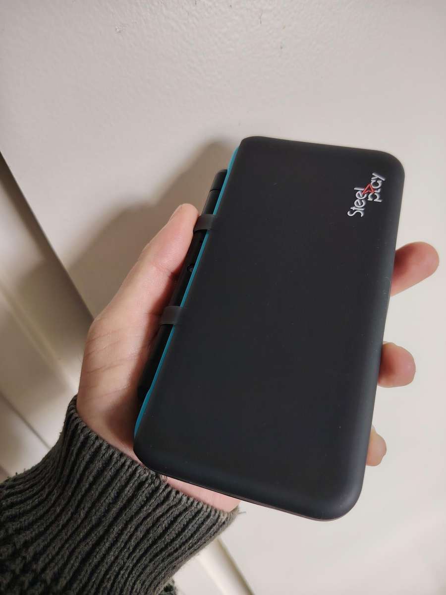 Nintendo 3DS - 2DS  Version *New Edition* (Immaculate Condition) JAILBROKEN