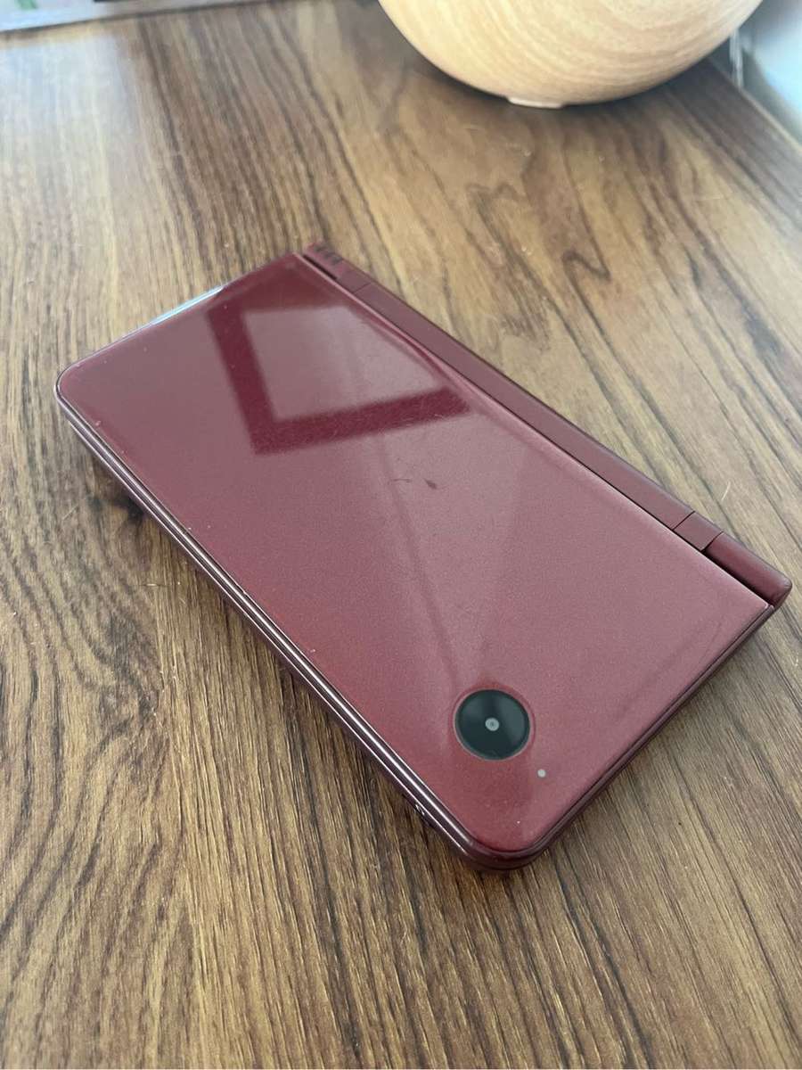 Nintendo DSi XL - modded 200+ games