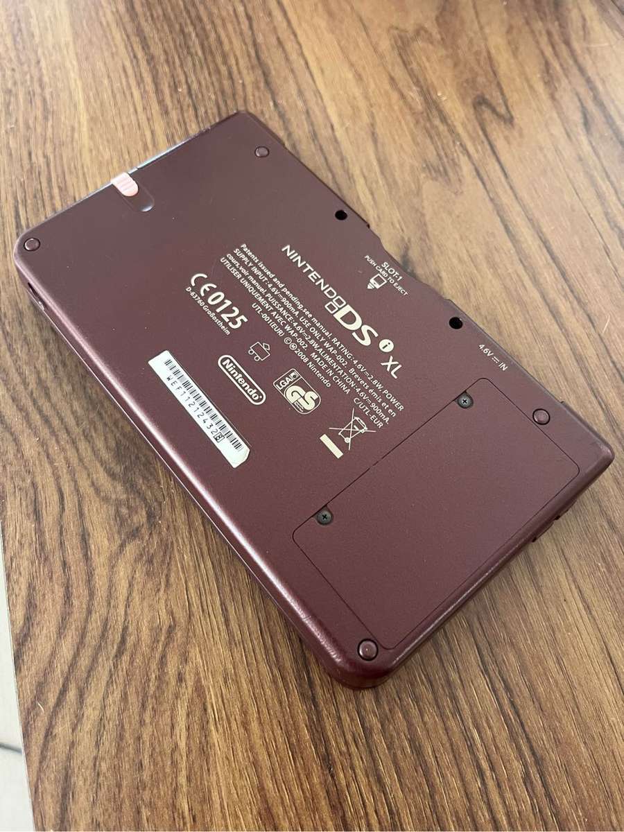 Nintendo DSi XL - modded 200+ games