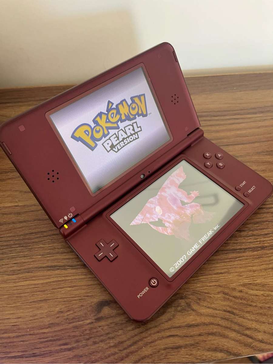 Nintendo DSi XL - modded 200+ games