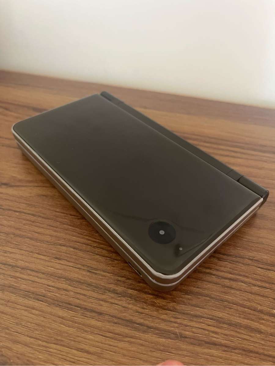 Nintendo Dsi XL - modded 200+ games