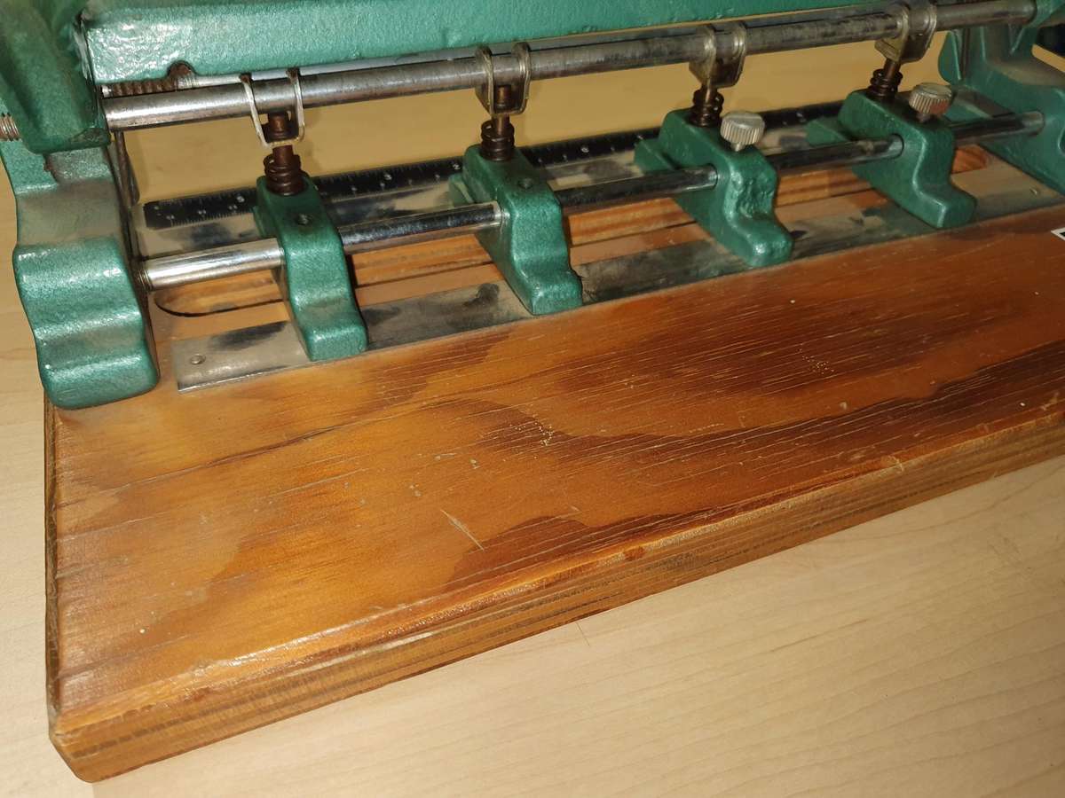 Antique UNO Adjustable Paper Hole Punch