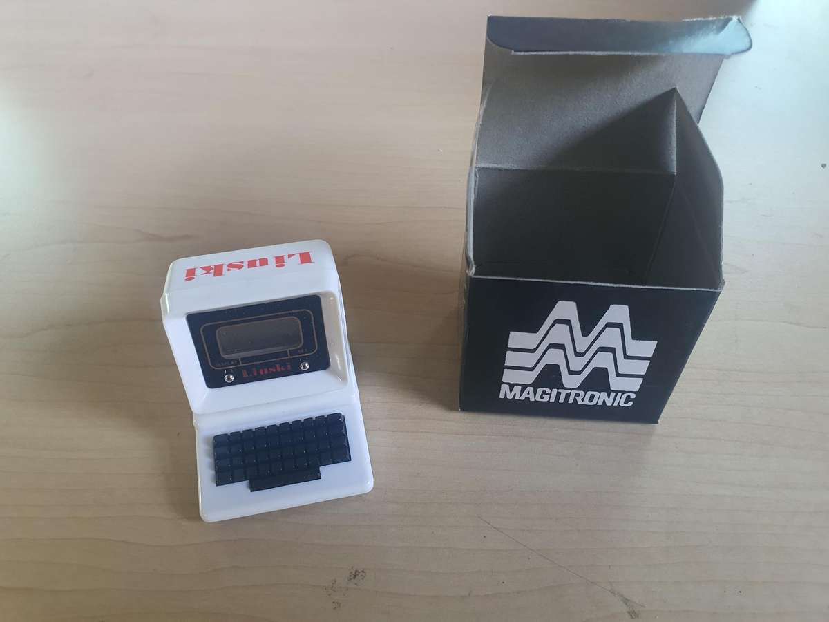 Antique computer clock needs battery