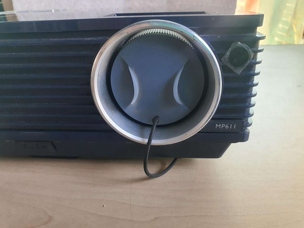 Benq MP611 projector Fully functional