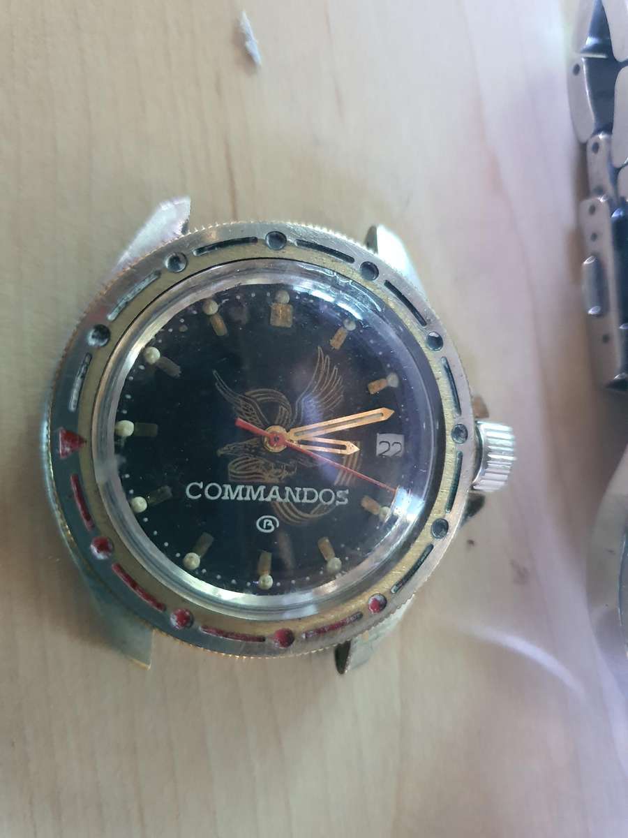 Lot off 4 watches, for repairs, or parts.