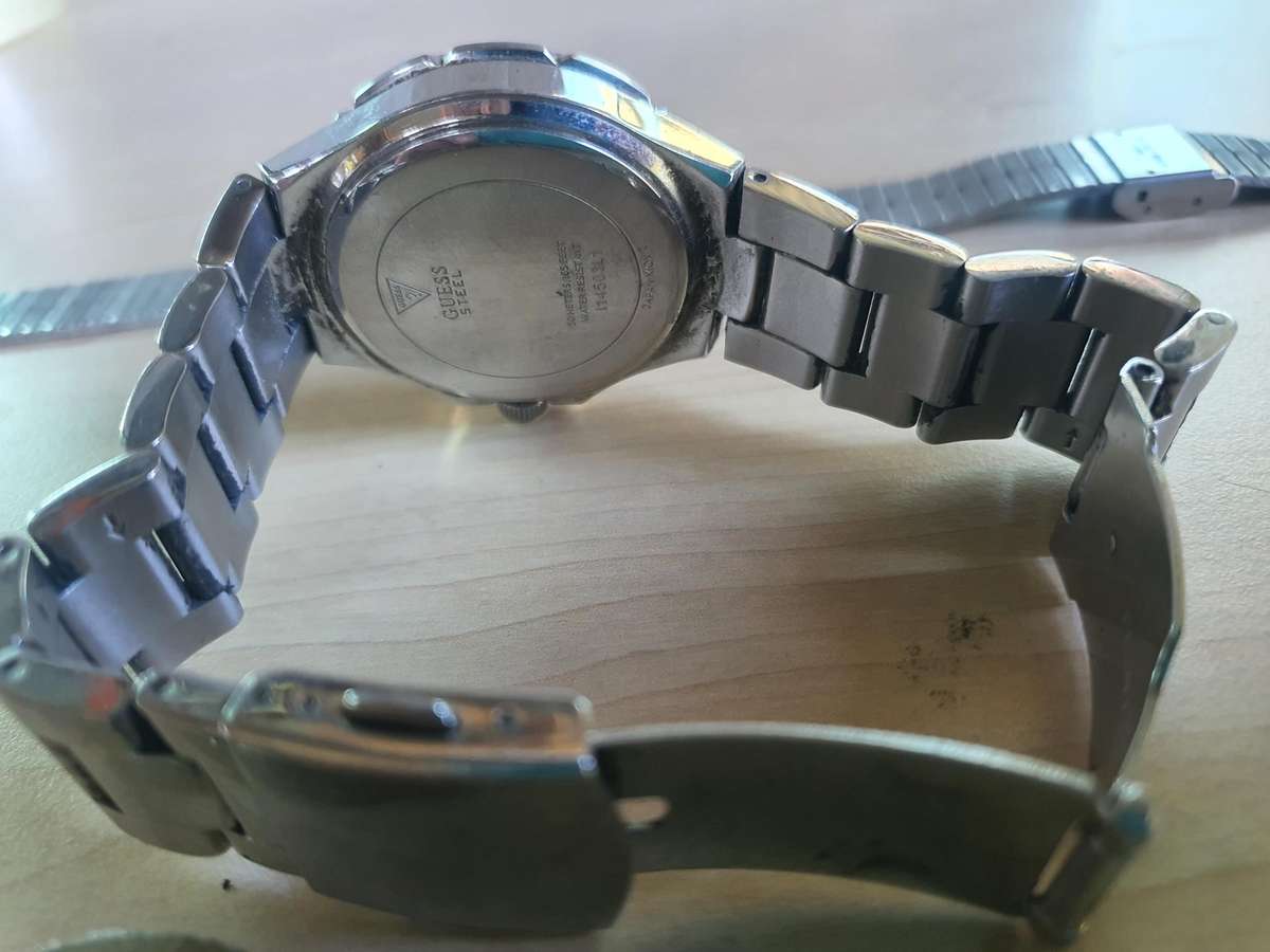 Lot off 4 watches, for repairs, or parts.