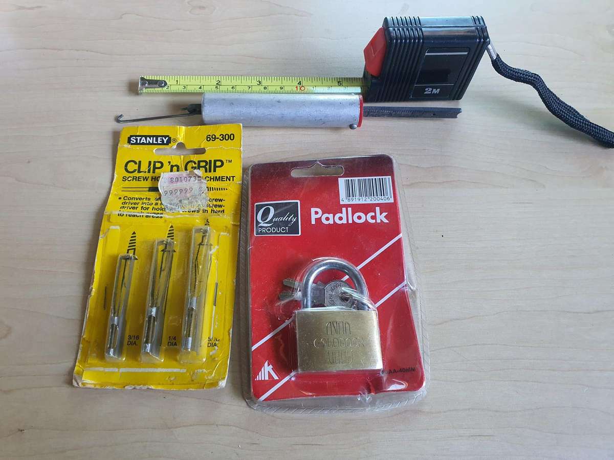 Padlock 40mm and tool lot