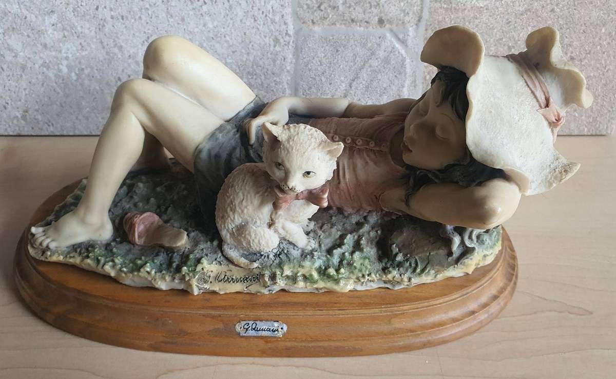 Giuseppe Armani Girl Relaxing Sleeping with Cat Figurine 10 x 6