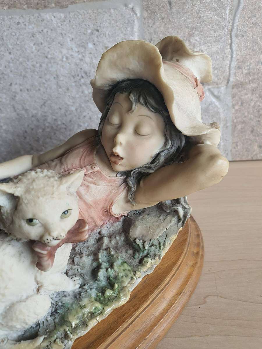 Giuseppe Armani Girl Relaxing Sleeping with Cat Figurine 10 x 6