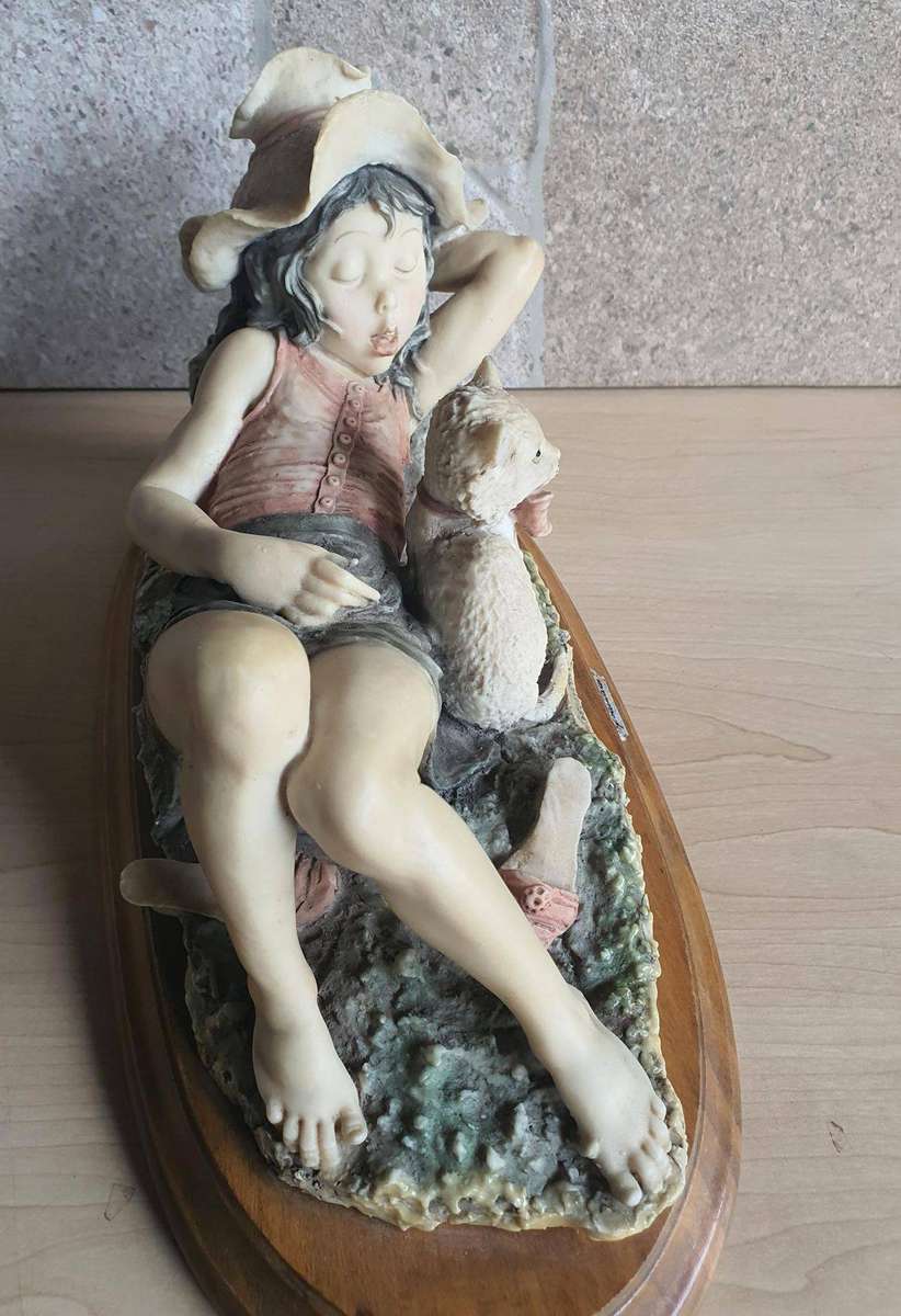 Giuseppe Armani Girl Relaxing Sleeping with Cat Figurine 10 x 6