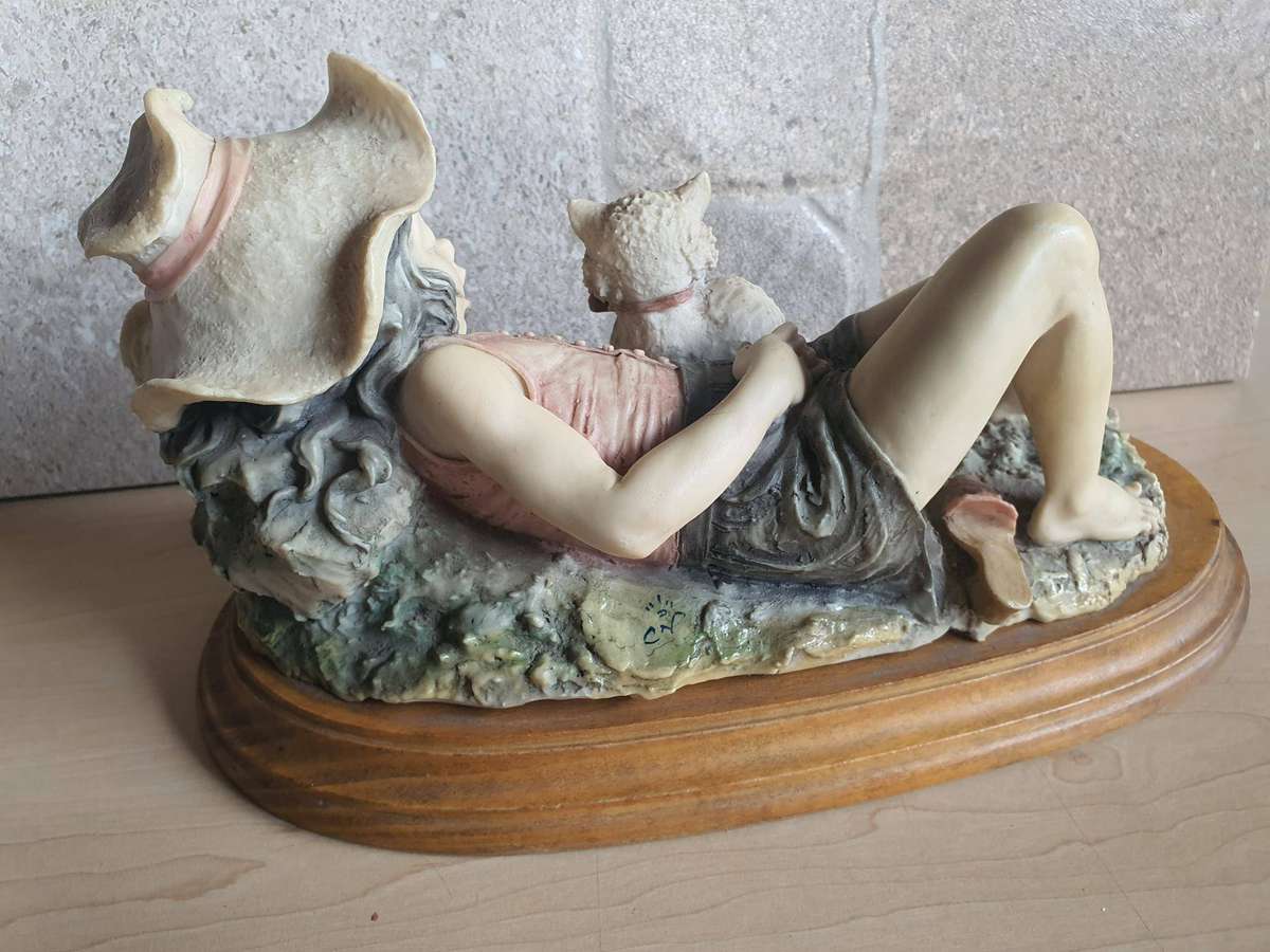 Giuseppe Armani Girl Relaxing Sleeping with Cat Figurine 10 x 6