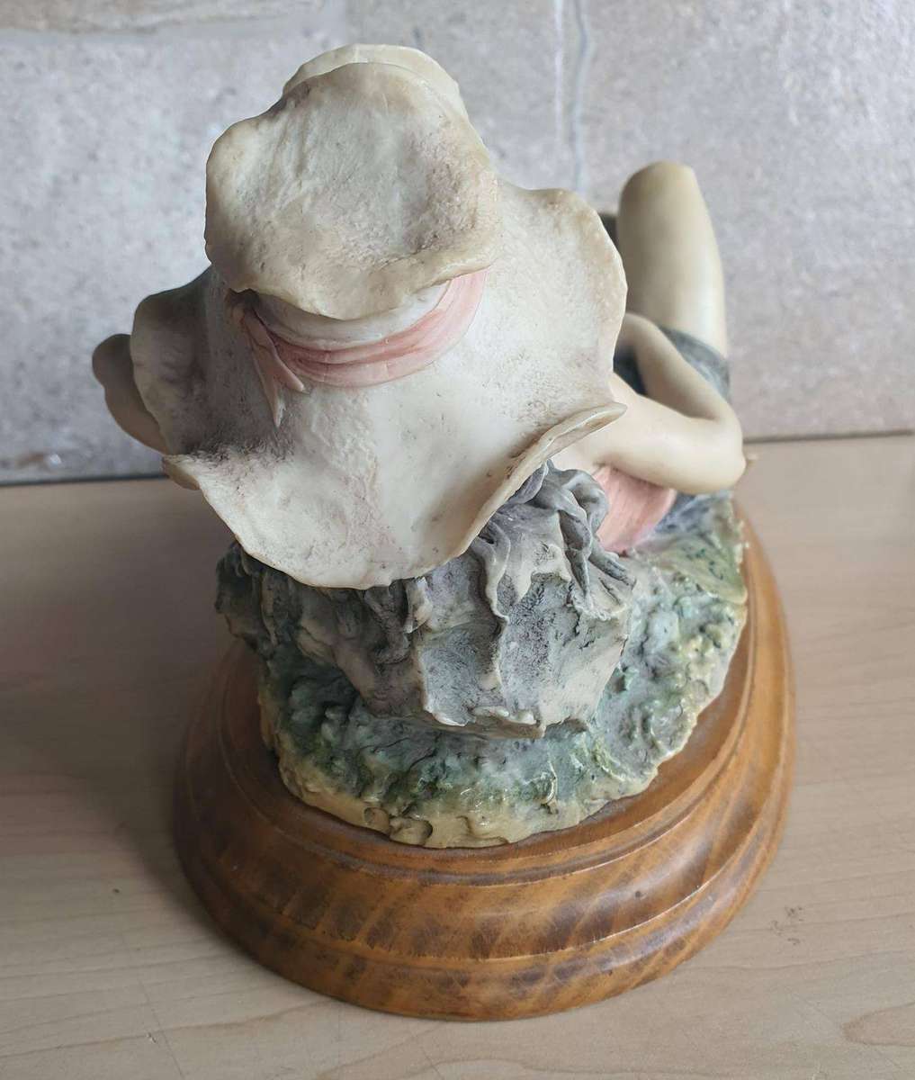 Giuseppe Armani Girl Relaxing Sleeping with Cat Figurine 10 x 6