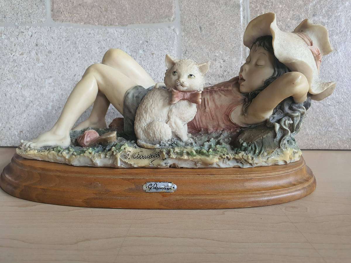 Giuseppe Armani Girl Relaxing Sleeping with Cat Figurine 10 x 6